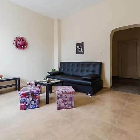 Отель семеен пауталия 2*