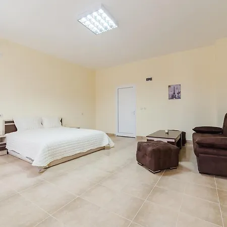 семеен пауталия 2* Кюстендил