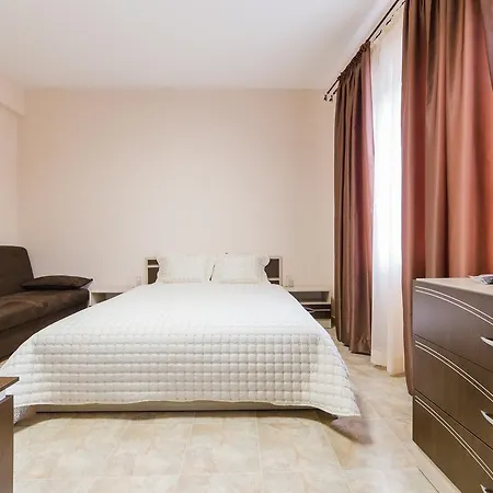 семеен пауталия Szálloda 2*